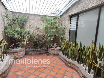 casa en arriendo en la castellana. Cod A70903