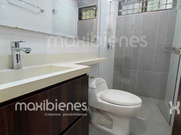 casa en arriendo en la castellana. Cod A70903