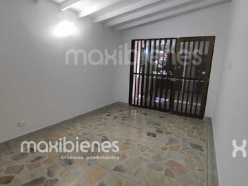 casa en arriendo en la castellana. Cod A70903