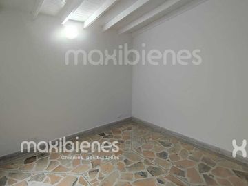 casa en arriendo en la castellana. Cod A70903
