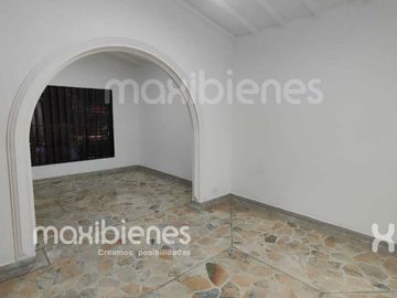 casa en arriendo en la castellana. Cod A70903
