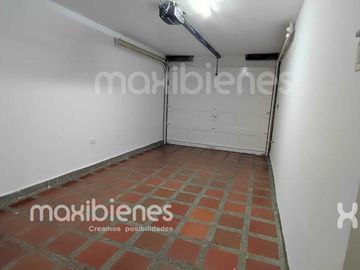 casa en arriendo en la castellana. Cod A70903