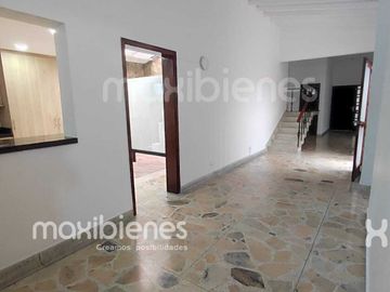 casa en arriendo en la castellana. Cod A70903