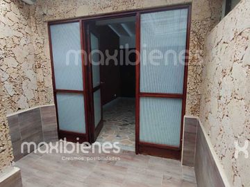 casa en arriendo en la castellana. Cod A70903
