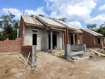 DAPATKAN RUMAH CANTIK DI KAWASAN RAMAI DEKAT TOL MADYOPURO
