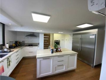 VENTA APARTAMENTO REMODELADO BELLA VISTA PH ALCAZAR