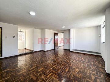 🏡 ¡Invierte En Una Propiedad Que Puede Generarte Ingresos Desde Diferentes Espacios En El Callao! 💰✨