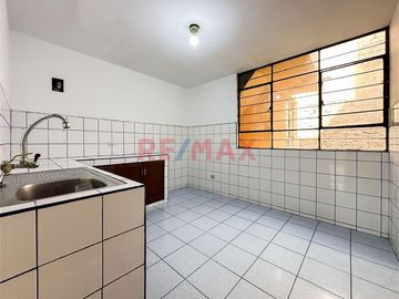 🏡 ¡Invierte En Una Propiedad Que Puede Generarte Ingresos Desde Diferentes Espacios En El Callao! 💰✨