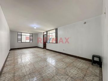 🏡 ¡Invierte En Una Propiedad Que Puede Generarte Ingresos Desde Diferentes Espacios En El Callao! 💰✨