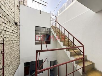 🏡 ¡Invierte En Una Propiedad Que Puede Generarte Ingresos Desde Diferentes Espacios En El Callao! 💰✨