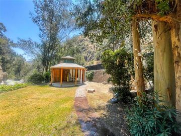 Preciosa Casa en el Arrayan de 4 Dormitorios. Lo Barnechea