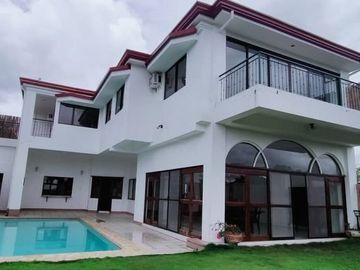 4-Bedroom House with Swimming Pool in a Posh Village