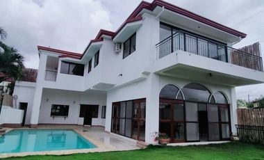 4-Bedroom House with Swimming Pool in a Posh Village