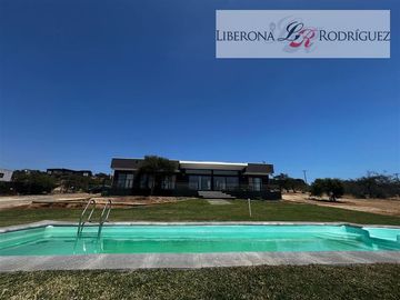 Casa en Venta en Parcela con casa en Cajón de Lebu, Limache