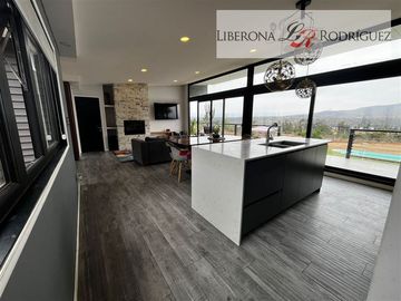 Casa en Venta en Parcela con casa en Cajón de Lebu, Limache