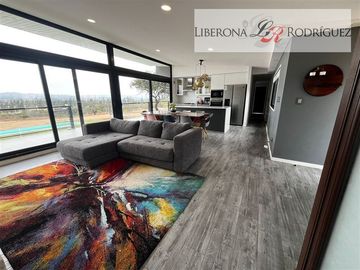 Casa en Venta en Parcela con casa en Cajón de Lebu, Limache