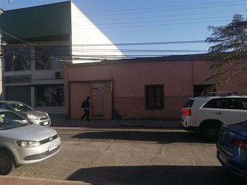 Casa en Venta en Los Carrera con Av. Henriquez.