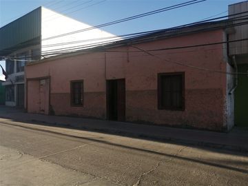 Casa en Venta en Los Carrera con Av. Henriquez.