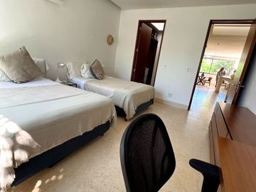 CASA PREMIUM EN ZONA ALTA PLUSVALIA CARRET. MERIDA-PROGRESO