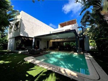 CASA PREMIUM EN ZONA ALTA PLUSVALIA CARRET. MERIDA-PROGRESO
