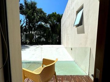 CASA PREMIUM EN ZONA ALTA PLUSVALIA CARRET. MERIDA-PROGRESO