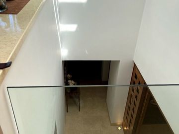 CASA PREMIUM EN ZONA ALTA PLUSVALIA CARRET. MERIDA-PROGRESO