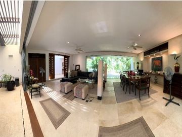 CASA PREMIUM EN ZONA ALTA PLUSVALIA CARRET. MERIDA-PROGRESO
