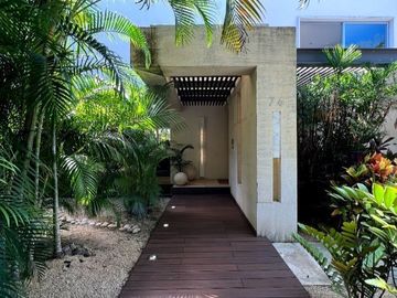 CASA PREMIUM EN ZONA ALTA PLUSVALIA CARRET. MERIDA-PROGRESO