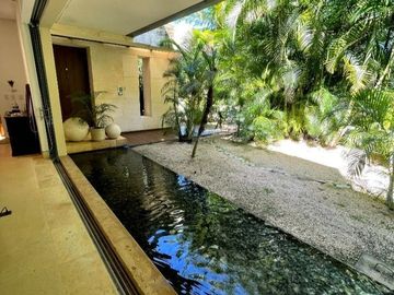 CASA PREMIUM EN ZONA ALTA PLUSVALIA CARRET. MERIDA-PROGRESO
