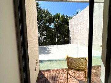 CASA PREMIUM EN ZONA ALTA PLUSVALIA CARRET. MERIDA-PROGRESO
