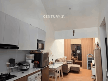 Rumah Semi Furnished Siap Huni Di Kota Baru Parahyangan Bandung