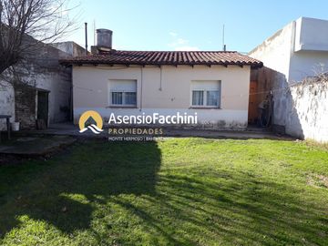 Casa de 2 dormitorios y un baño en barrio sanche elia