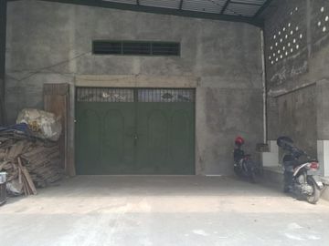 Jual Gudang Atap Besi Sangat Strategis di Jalan Monginsidi Kota Kediri