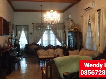 DIJUAL RUMAH LAMA ZONA KOMERSIL (UNGU K3) dkt MINANGKABAU, MANGGARAI