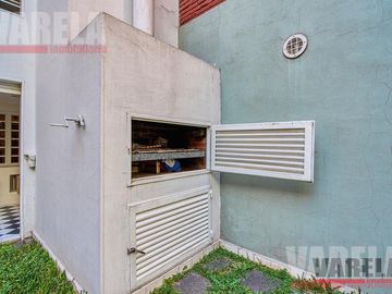 Chivilcoy 300 Casa 3 Plantas. 2 Cocheras. 2 Dep. serv. Ascensor. Jardín. Parrilla. Tza.
