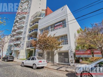 Chivilcoy 300 Casa 3 Plantas. 2 Cocheras. 2 Dep. serv. Ascensor. Jardín. Parrilla. Tza.