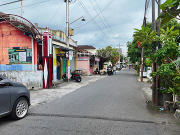 Rumah Kost Dengan 12 Kamar 500 M Dari Ambarukmo Plaza Mall