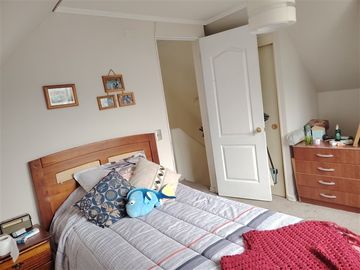 Casa en venta de 4 dorm. en Huechuraba