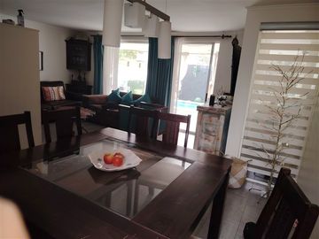 Casa en venta de 4 dorm. en Huechuraba