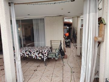 Casa en venta de 4 dorm. en Huechuraba