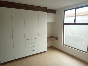 Venta, A Estrenar Casas De Cuatro Dormitorios Sector Valle de Los Chillos
