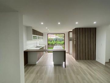 Venta, A Estrenar Casas De Cuatro Dormitorios Sector Valle de Los Chillos