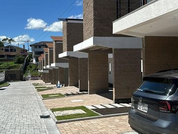 Venta, A Estrenar Casas De Cuatro Dormitorios Sector Valle de Los Chillos