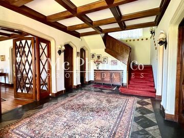 Espectacular Casa Estilo Inglés