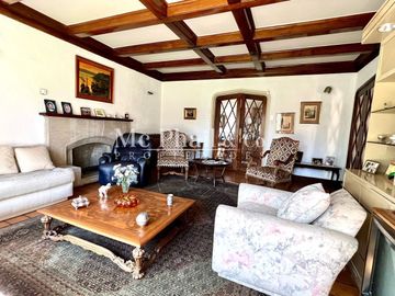 Espectacular Casa Estilo Inglés