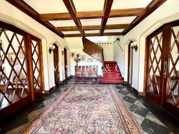 Espectacular Casa Estilo Inglés