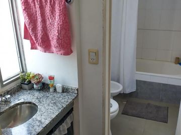 Venta Dpto 2 dorm. Balcón. Frente. Con escritura. Nueva Córdoba