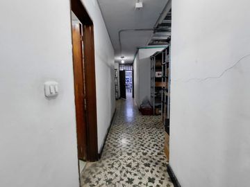 oficina en arriendo en junín. Cod A127411