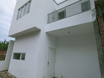 Rumah Baru di Tanimulya Cimahi Dekat SMAN 1 Ngamprah.