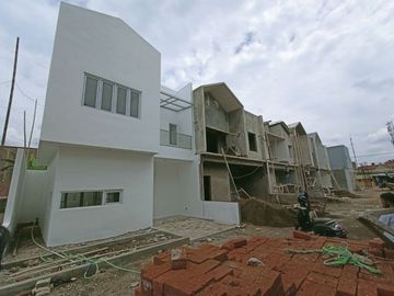 Rumah Baru di Tanimulya Cimahi Dekat SMAN 1 Ngamprah.